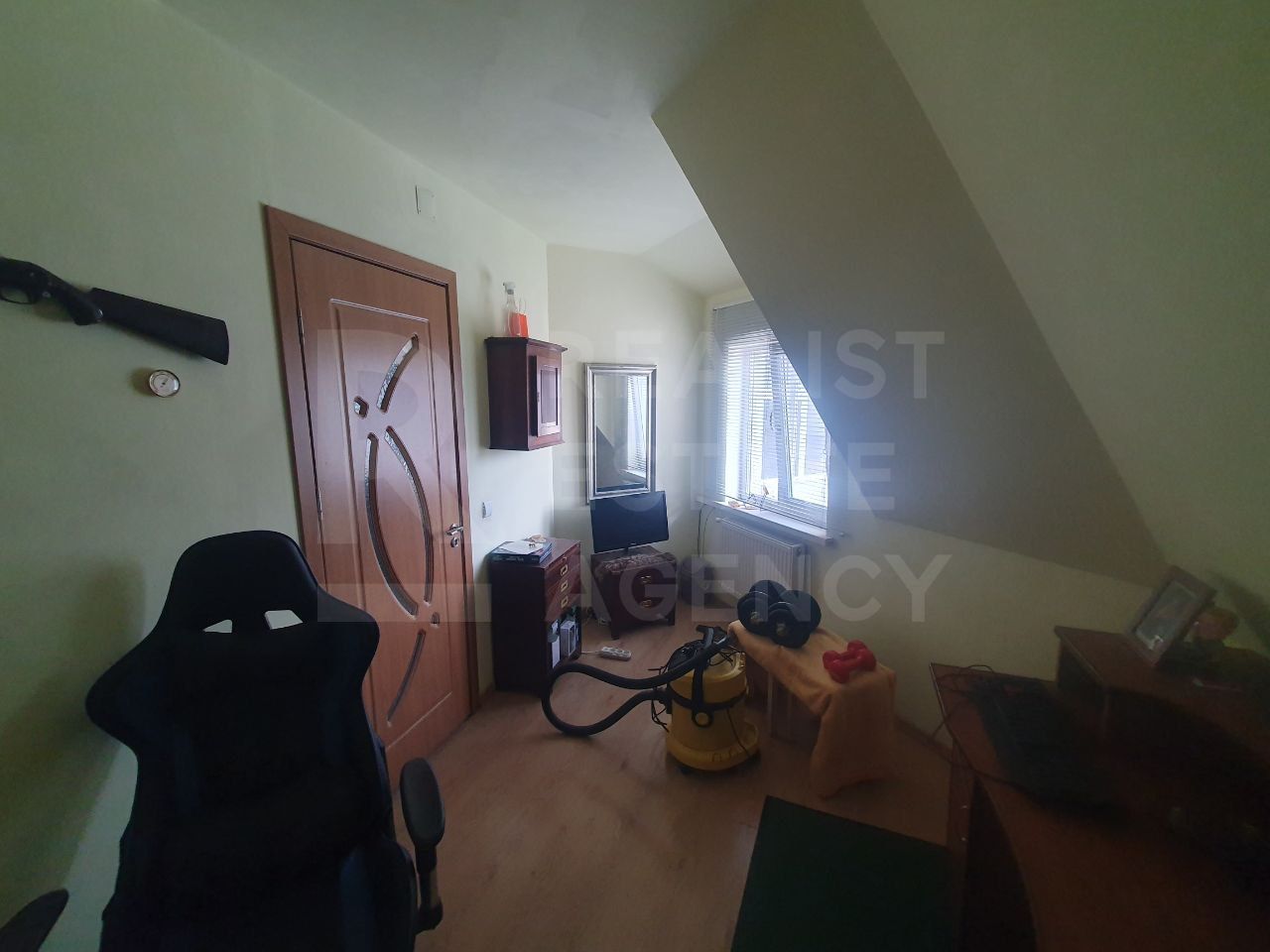 casa cu 2 nivele - Poză 5