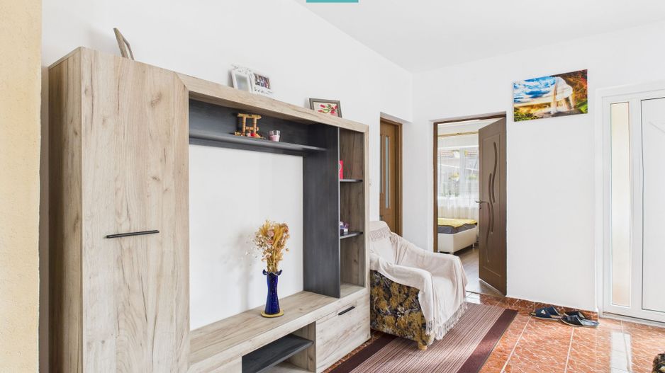 Casă cu 3 camere și teren generos, Pâncota - Poză 2