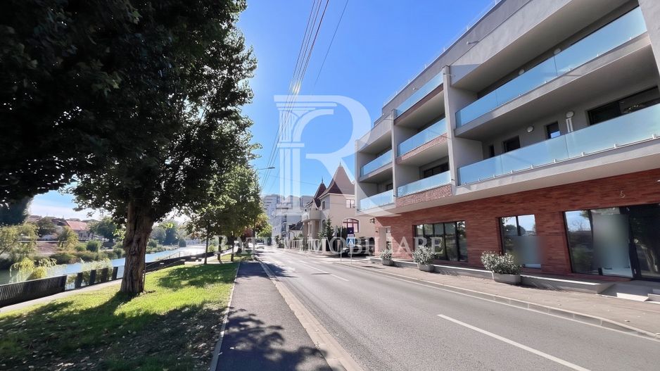 Spațiu comercial de închiriat | Ultracentral | Oradea - Poză 1
