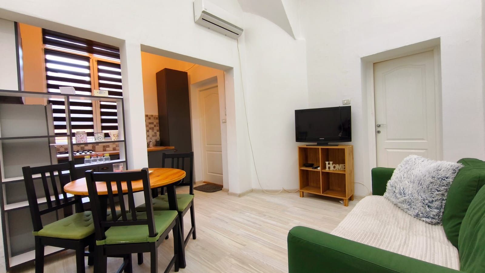 Apartament tineresc cu 2 camere, etaj 1, langa Primarie - Poză 4