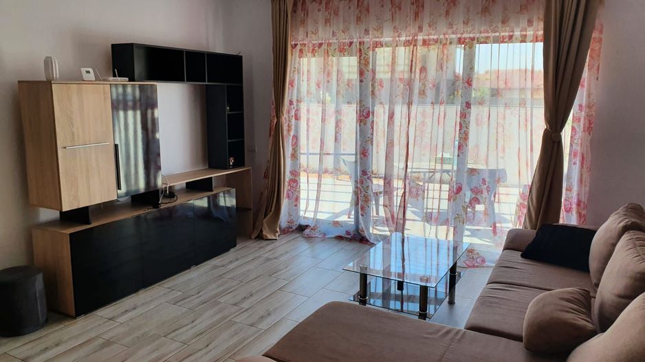 Casa cu 4 camere si garaj - Poză 12