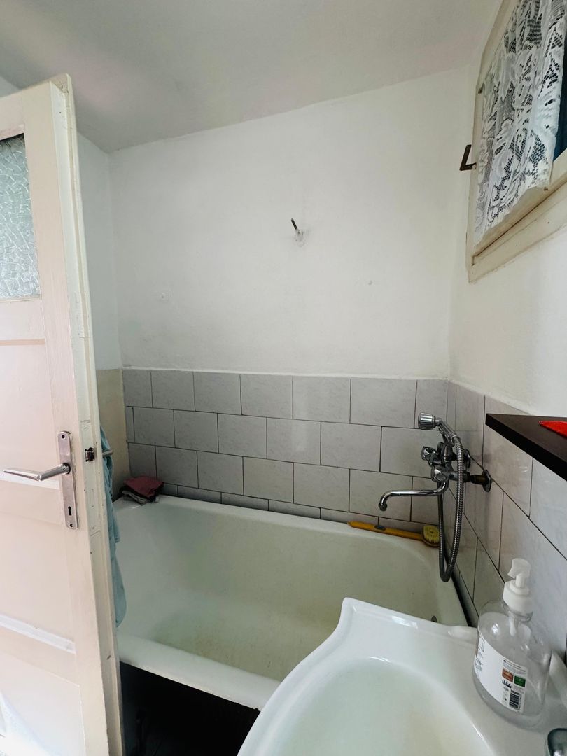 Casa singur in curte zona Velenta - Poză 10