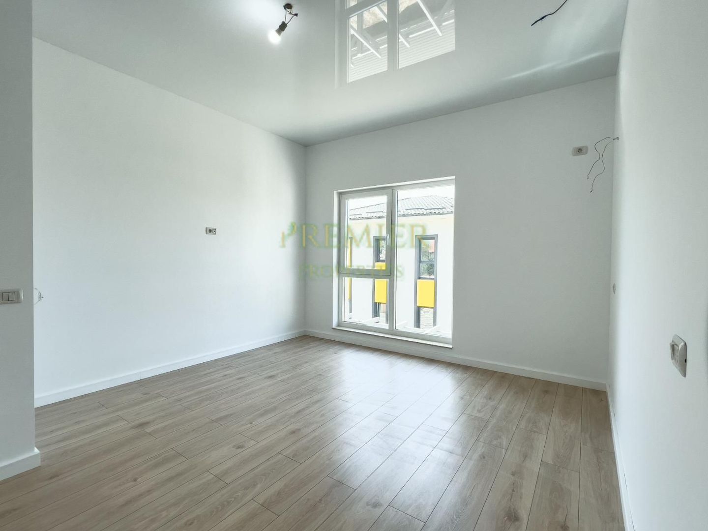 Casă individuală Pipera–Tunari | Finisaje de lux | Șemineu autentic | 4 camere - Poză 4