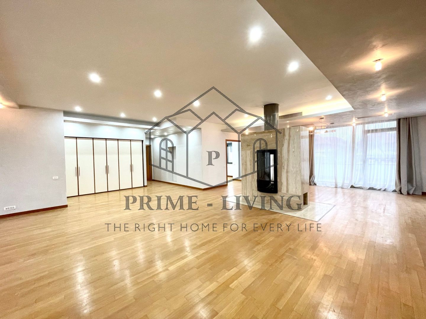 PENTHOUSE  CU 4 CAMERE LA INCHIRIERE IN COMPLEX DIN DOROBANTI CAPITALE - Poză 1