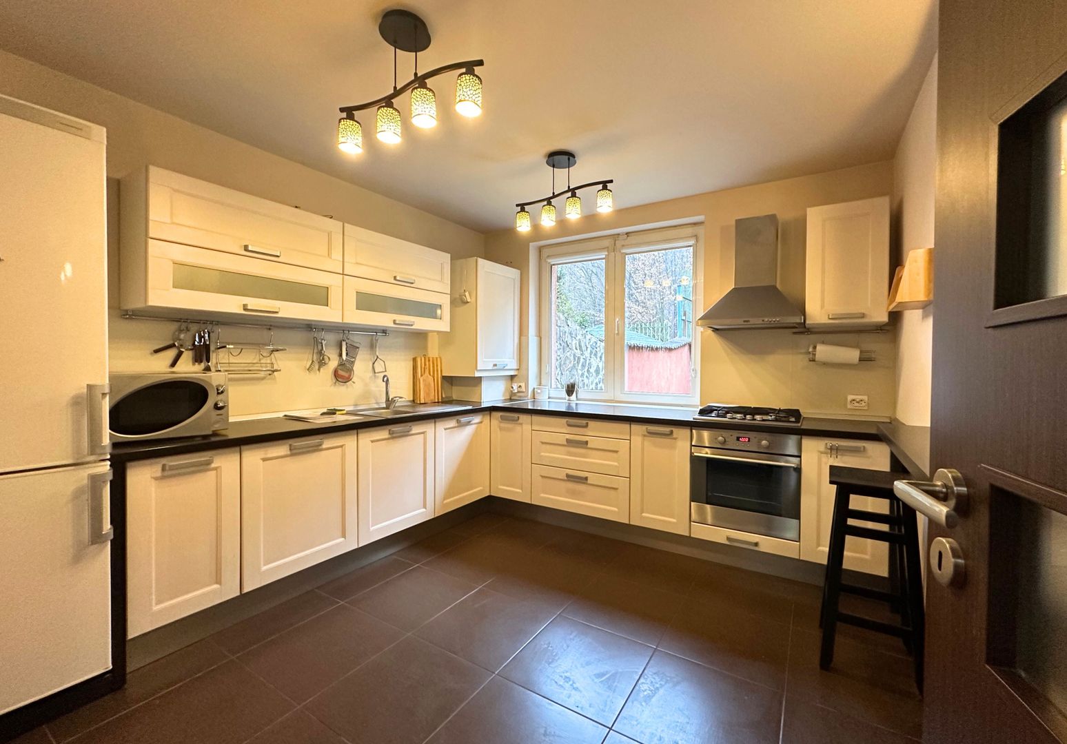 Închiriere casa duplex primitor creat pentru confort liniște și momente frumoase - Poză 15