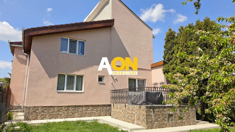 1/2 Duplex mobilat, utilat, 3 camere, 323 mp teren, Cetate, zona Schit - Poză 1