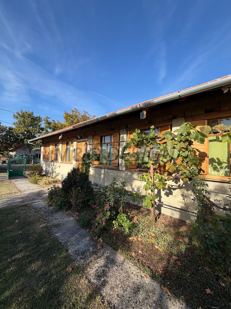 Casa nemteasca 4 camere Uivar - Poză 14