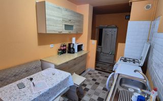 Vanzare apartament decomandat, central in Apahida. - Poză 2