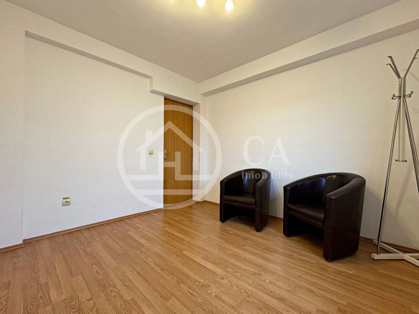 Casă de închiriat cu 4 camere în Cartierul Europa, Oradea - Poză 5