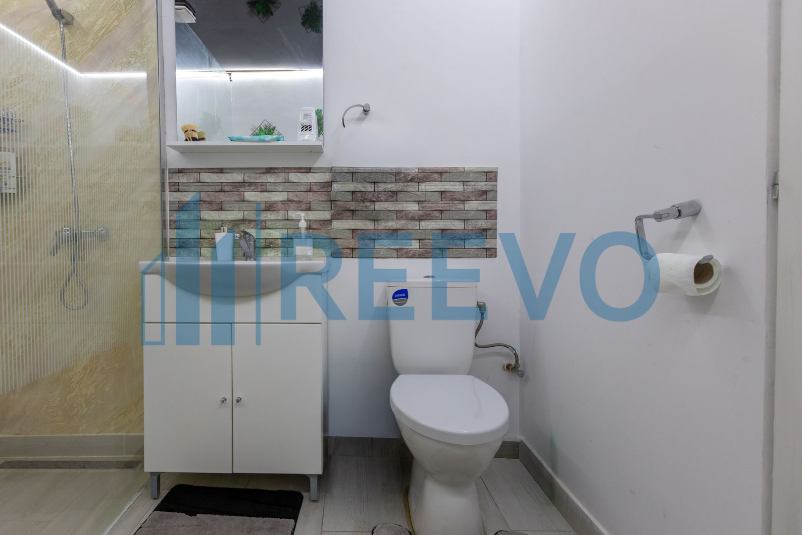 Clădire și teren de investiție, central Roman - Poză 17