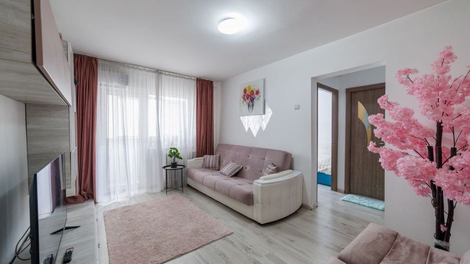 Apartament 2 camere semidecomandate, gata de mutat, Trivale  - Poză 1