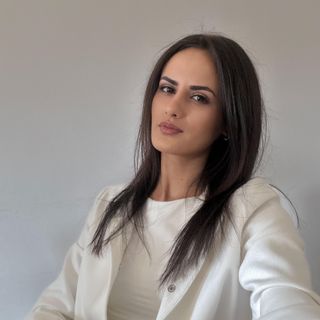 Stefania Bunescu - Azura Estate