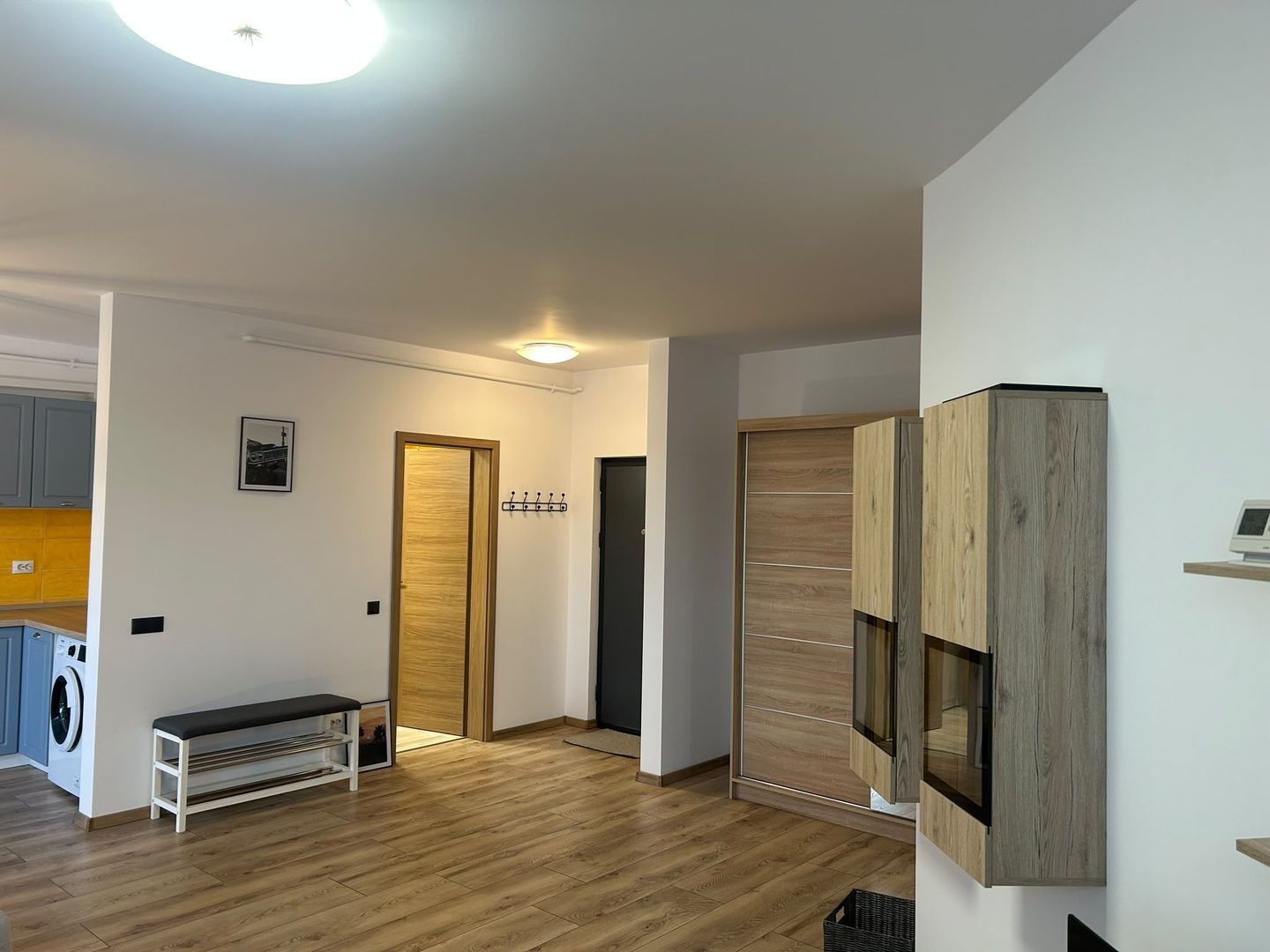 COMISION 0% ! VANZARE APARTAMENT 2 CAMERE CU GARAJ ZONA BMW ! - Poză 2
