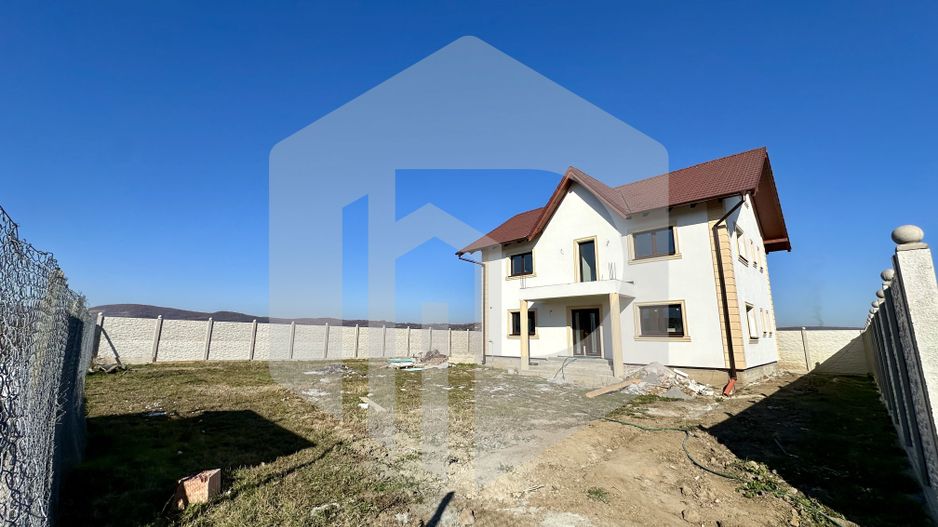Casa individuala | Cristian | 5 camere | 160mpu | 610 Teren Liber - Poză 1