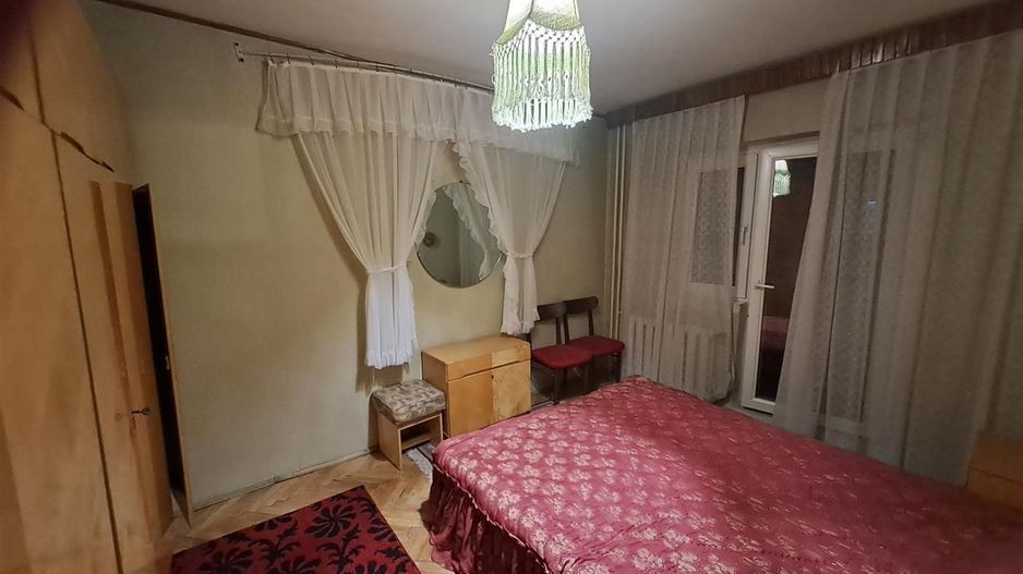 Etaj 1  Bucovina 3 camere decomandat - Poză 12