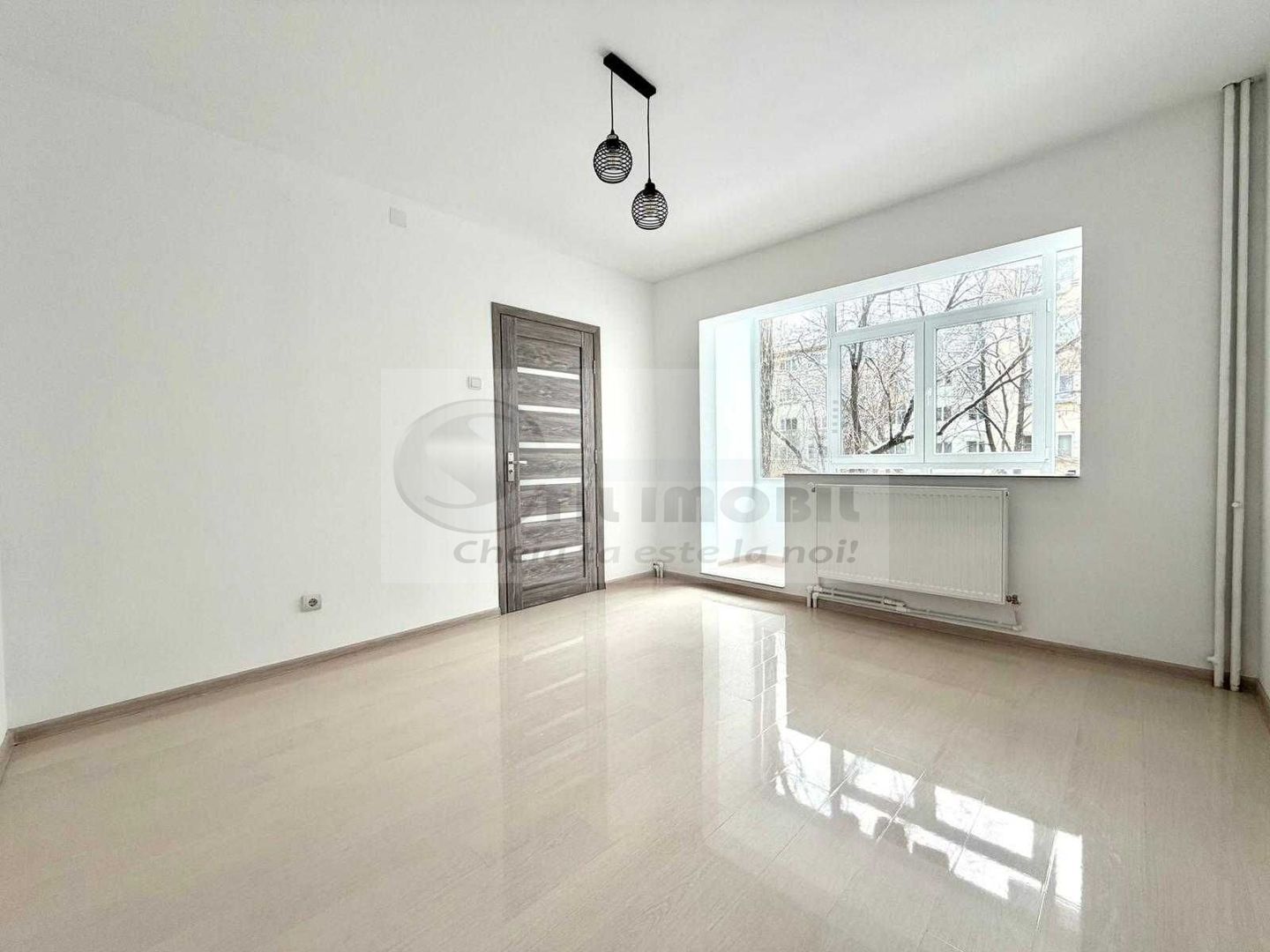 Apartament renovat 60 mp, Zona Podu Ros 128.000 Euro - Poză 3