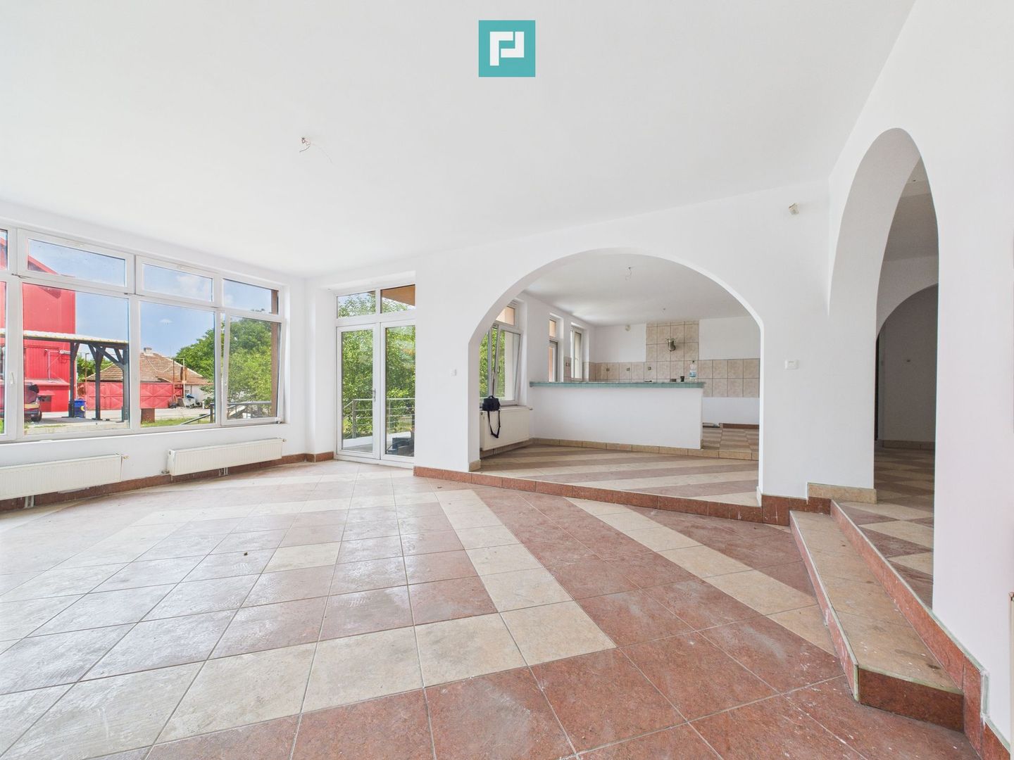 Casă spațioasă Mehala- Mircea cel Bătrân - Poză 1