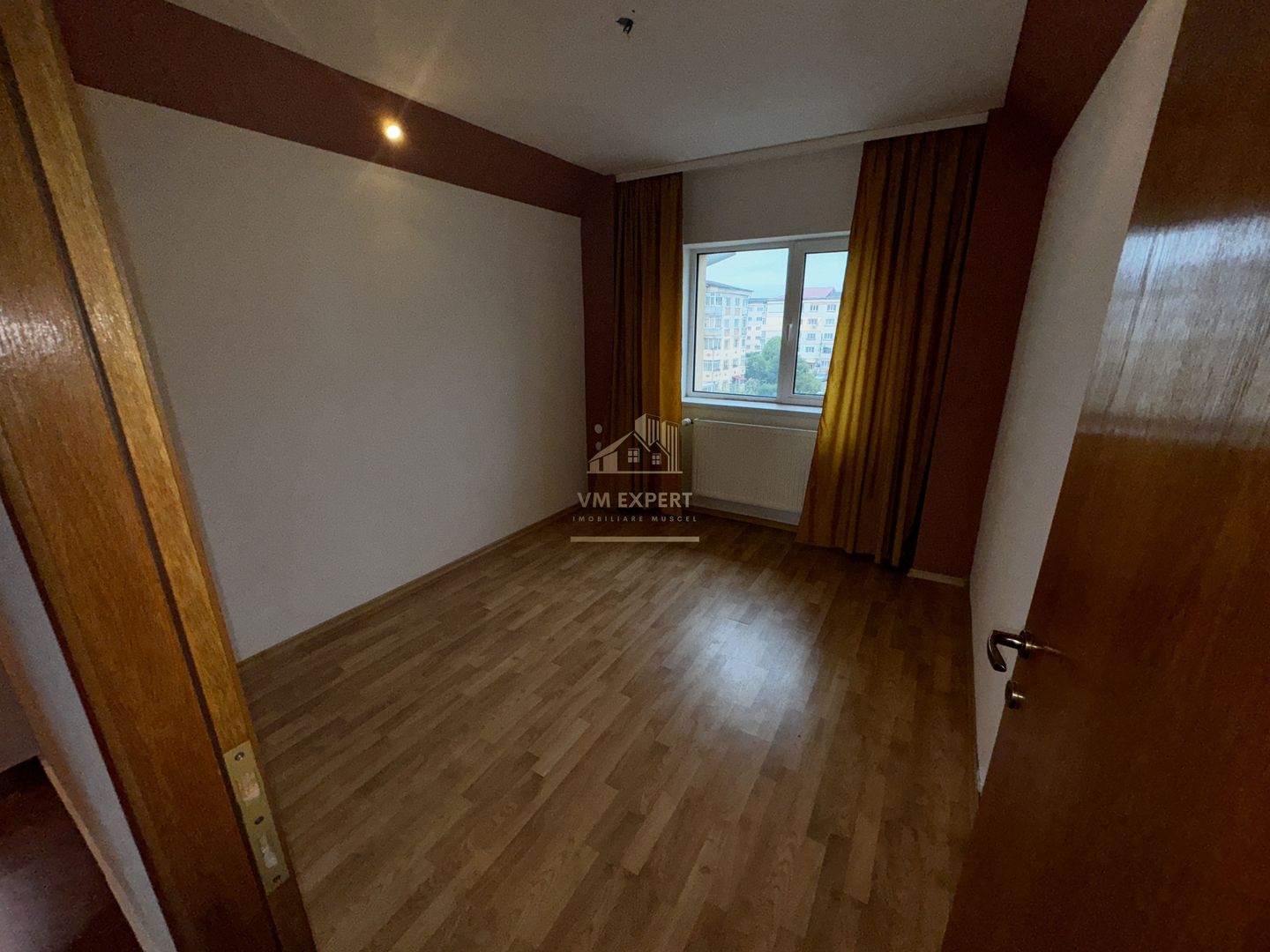 APARTAMENT CAMPULUNG TIP PENTHOUSE, 5 CAMERE GRUI - Poză 5