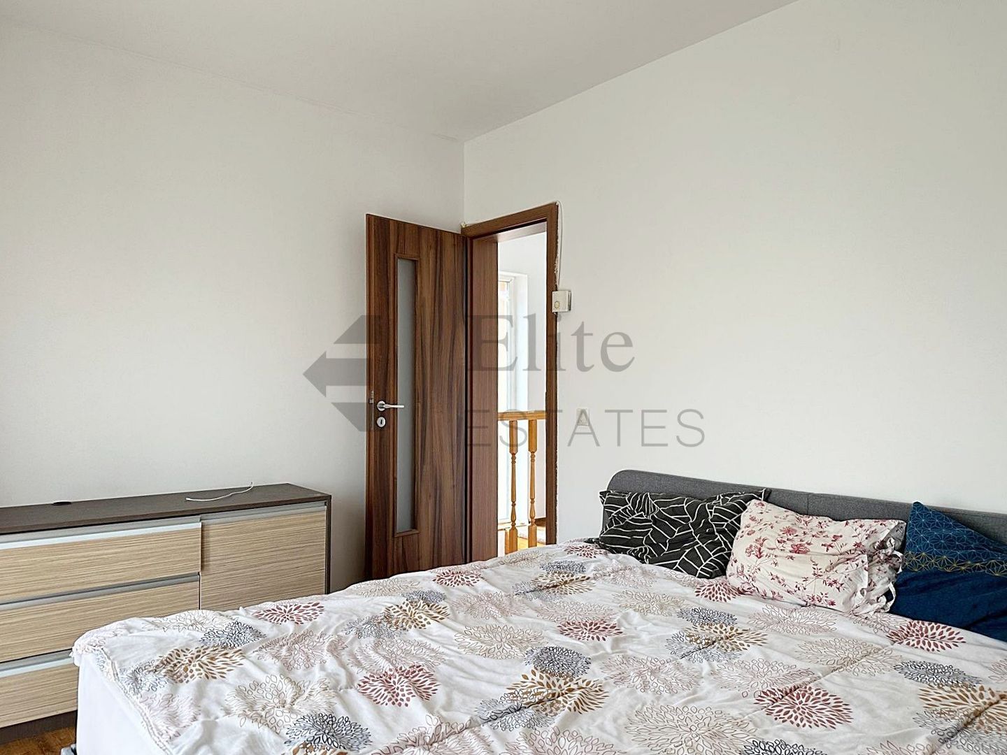 Casa cu 4 camere de inchriat in Paleu - Poză 6