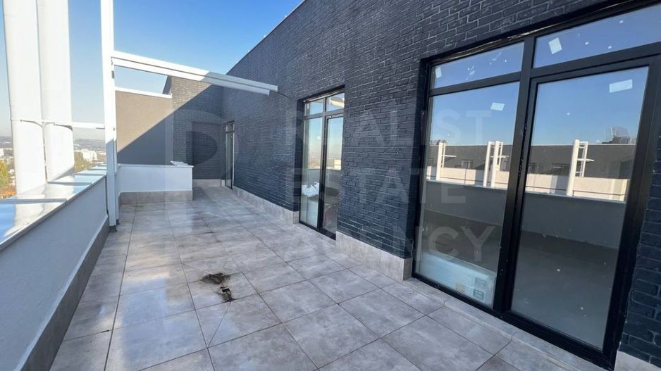 Vânzare, penthouse, 3 camere + living, strada Calea Ieşilor, Sculeni - Poză 16