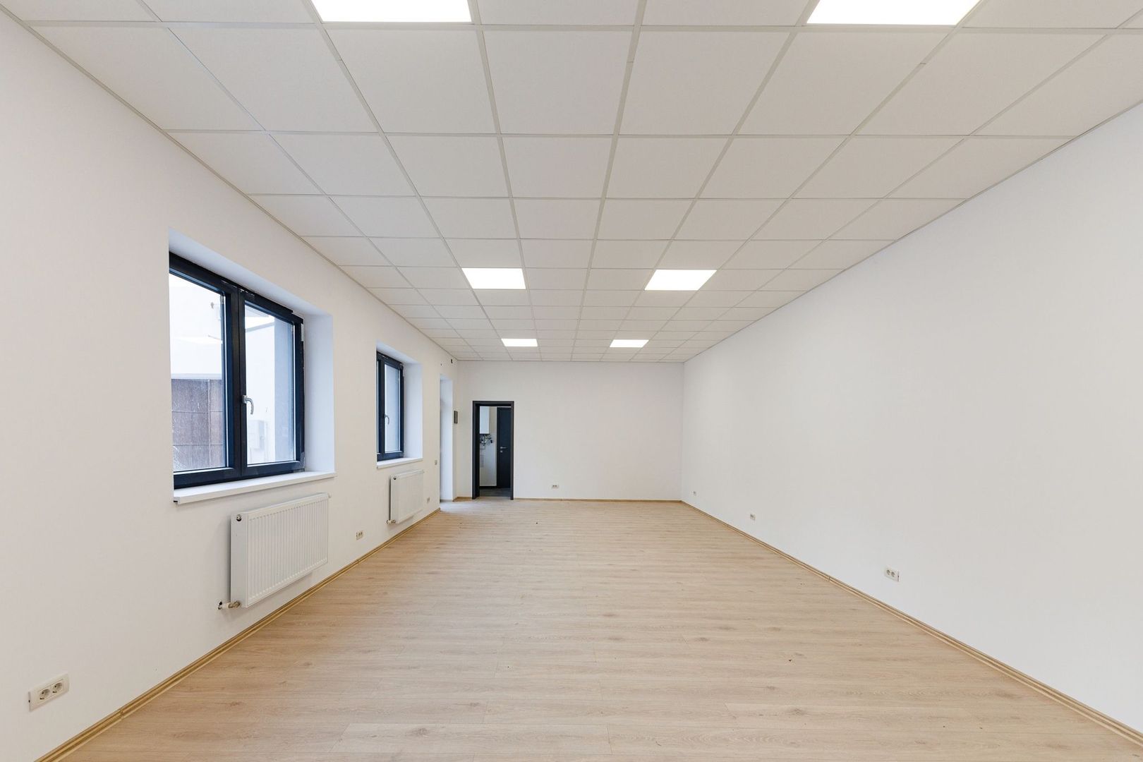 Prima inchiriere - Spatiu birouri 70 mp | Grup sanitar&Zona Chicineta - Poză 5