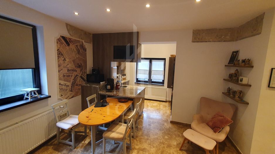 Apartament de vanzare în centrul istoric al orașului . - Poză 2