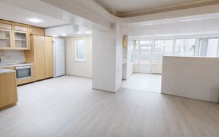 CAPITOL - B-dul. Mamaia - Apartament cu 4 camere si terasa de 80 mp. - Poză 3