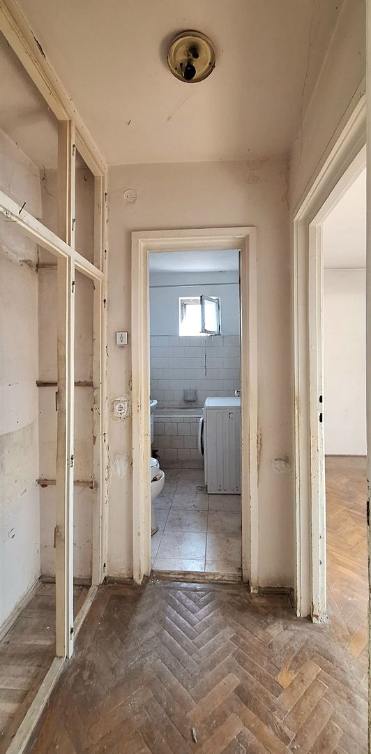 Apartament cu 2 camere - Piata Victoriei - Poză 9