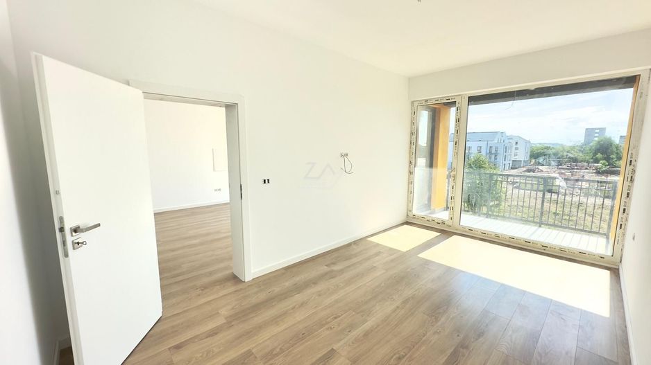 Etaj 1. Lift. Balcon mare. Loc de parcare. - Poză 5