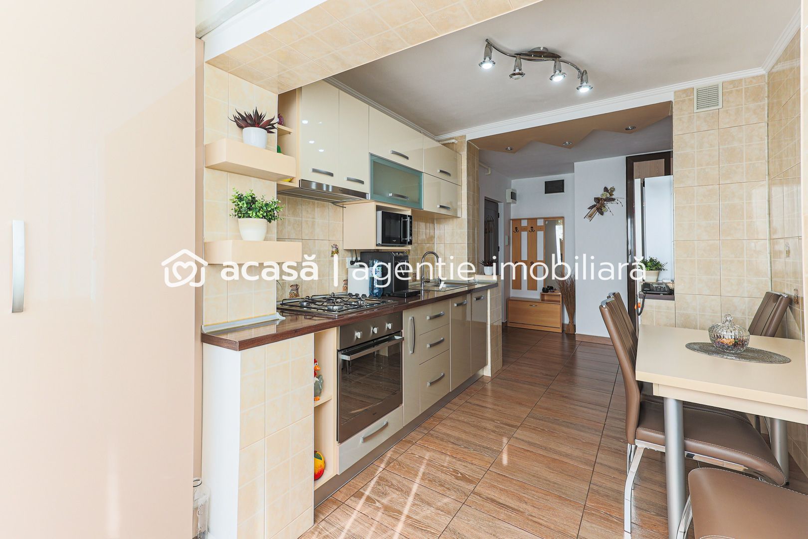 Rezervat De vânzare apartament spațios cu 2 camere decomandat etaj 3 - Poză 2