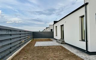 Eleganță, confort și liniște – Casă nouă în Balotești - Poză 17