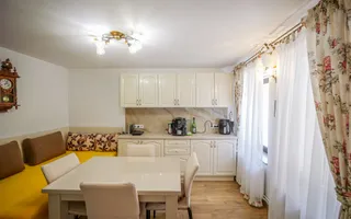 Casă individuală cu 5 camere și curte proprie - în Cisnădioara - Poză 59