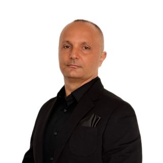 Bertold Bejan - PROPERTY LAB
