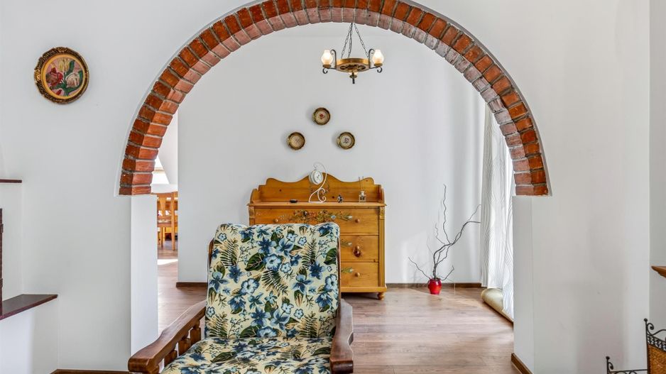 Casa pe 3 niveluri | Terasa cu priveliste | 3 parcari | Pozitie centrala - Poză 13