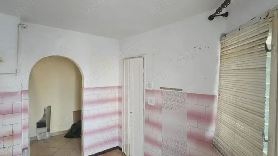 BRASADAS vinde apt 3 cam NEFINISAT etaj 4/4 in Micro 16. - Poză 8