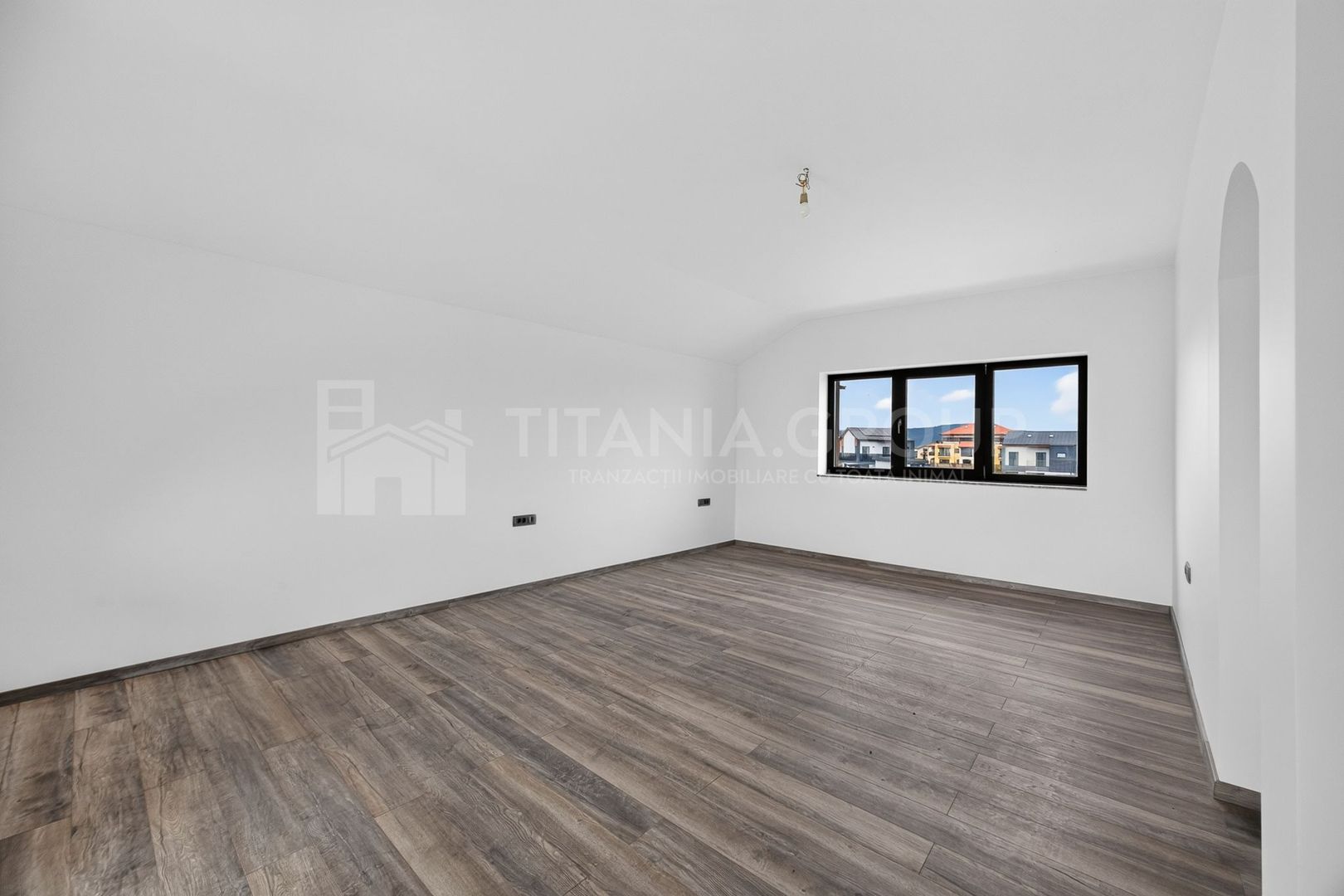 Vila cu arhitectura deosebita, teren 636mp, Cristian, Brasov - Poză 9