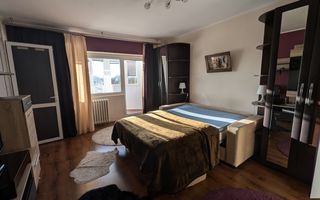 Mihai Bravu, Vatra Luminoasa, Piata Muncii - Poză 1