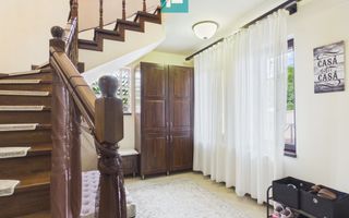 Vilă cu 7 camere de vânzare în zona Central - Poză 37