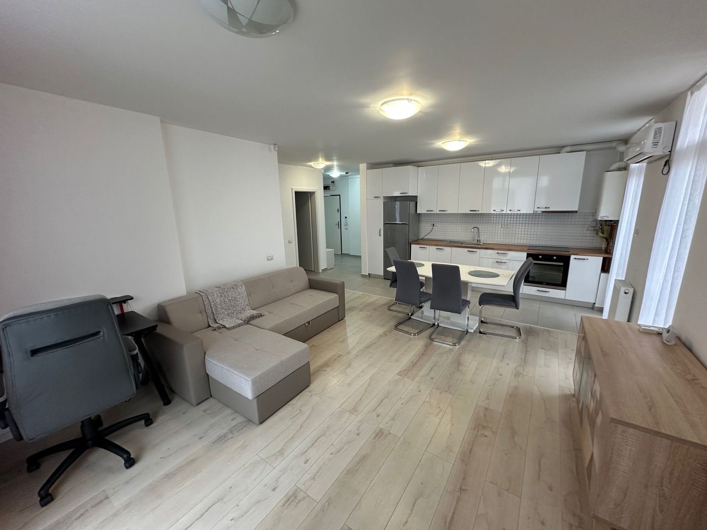 Apartament 3 camere zona Centrală / loc parcare subteran - Poză 4