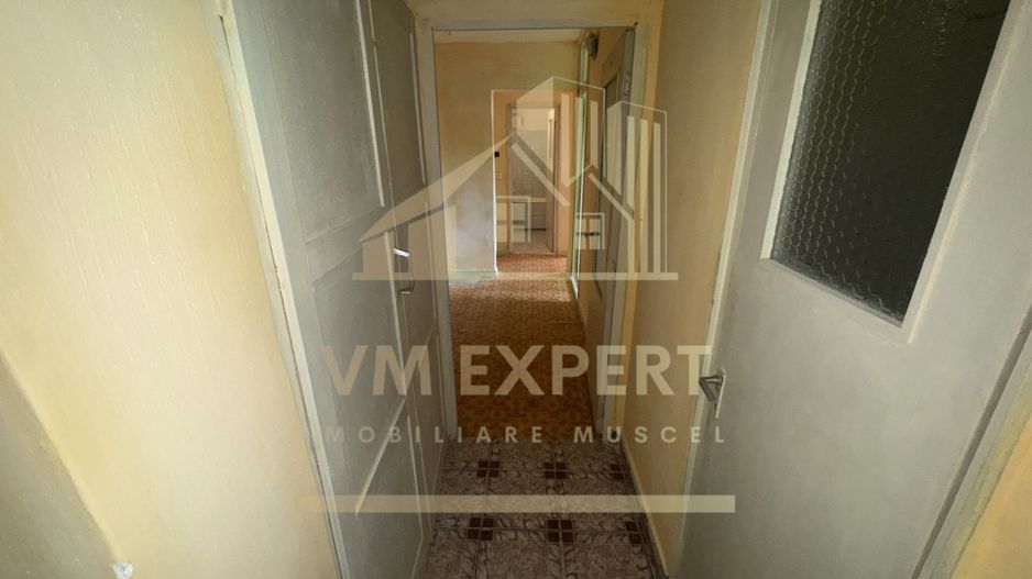 APARTAMENT 3 CAMERE ETAJ 2 GRUI  CAMPULUNG - Poză 9
