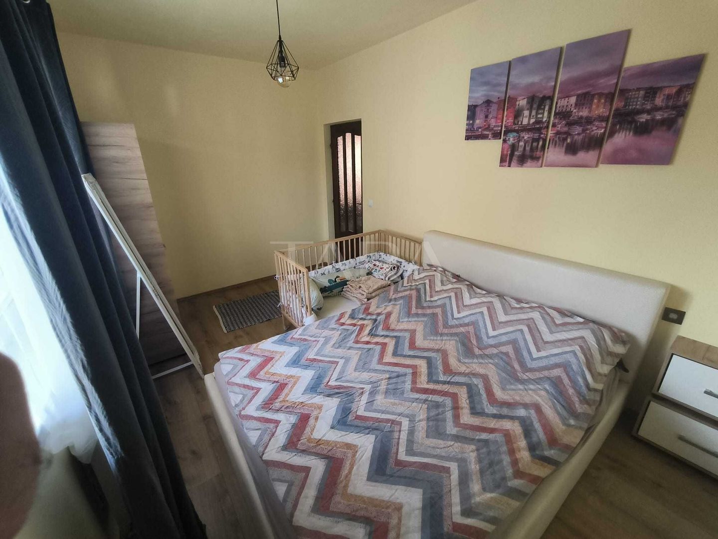 3 camere spațioase cu parcare, într-o zonă liniștită din Florești. - Poză 4