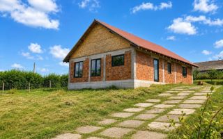 Constructie la rosu si teren 1000 mp, Zapodeni, Vaslui - Poză 3