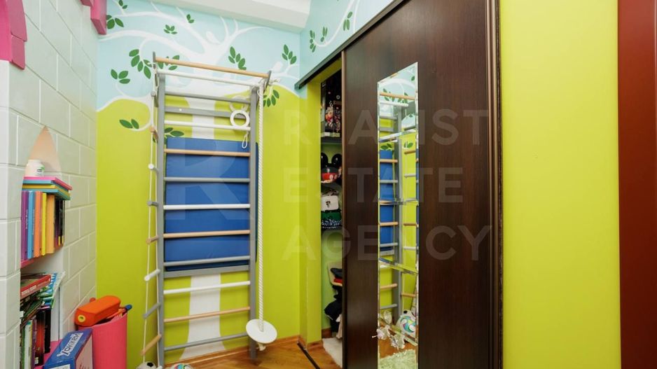 Vânzare, apartament 2 camere, living, bulevardul Traian, Botanica. - Poză 11