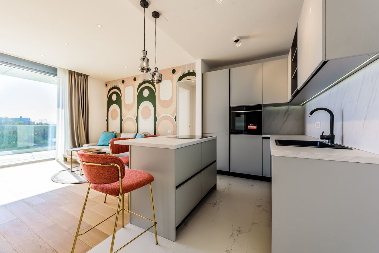 Apartamentul de la Malul Mării – Eleganță Contemporană în Inima Stațiunii - Poză 9