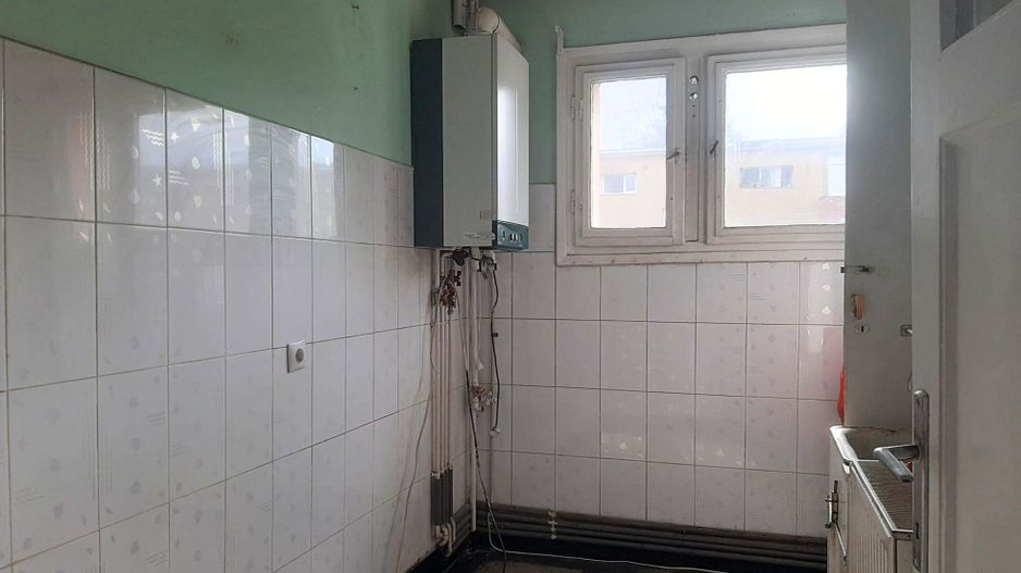 Apartament 2 camere 89000 EUR etaj intermediar foarte aproape de piata Astra - Poză 15