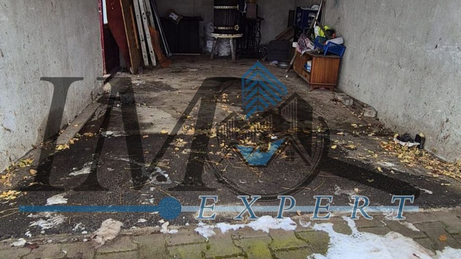 Casa ,curte și gradina.Teren cu 2700 mp. - Poză 8