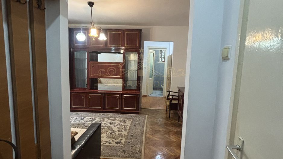 Apartament semidecomandat cu dormitor și living | Grigorescu – Strada - Poză 1