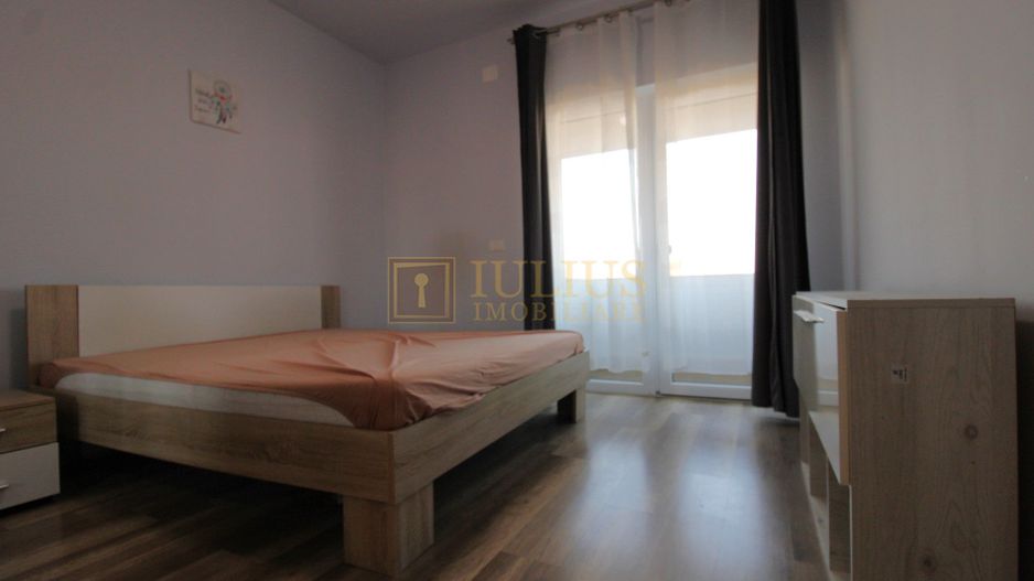 Casa cu 3 camere, locuri de  parcare, curte - Poză 7