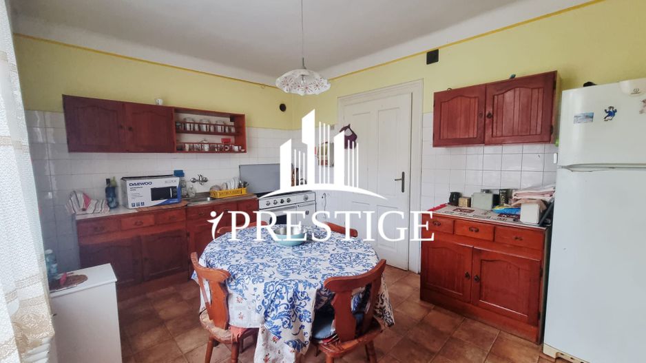 CASĂ INDIVIDUALĂ DE VÂNZARE S+P+E, 2 GARAJE, 777MP TEREN, ULTRACENTRAL - Poză 8