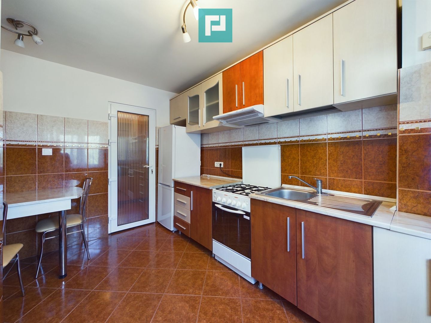 Apartament cu două camere, etajul 1. - Poză 4